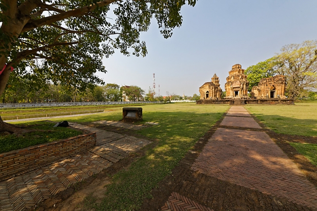 Prasat Sikhoraphum-MAR15-008